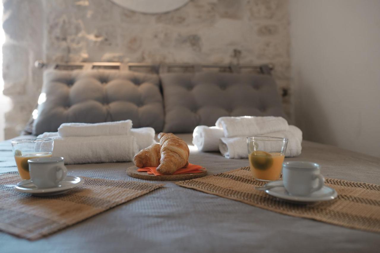 オストゥーニ Loft Parisiヴィラ エクステリア 写真